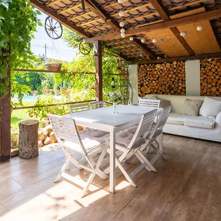 By Interhome